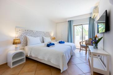 Vila Palmeira Beach Resort | Lagos | Gallery 110